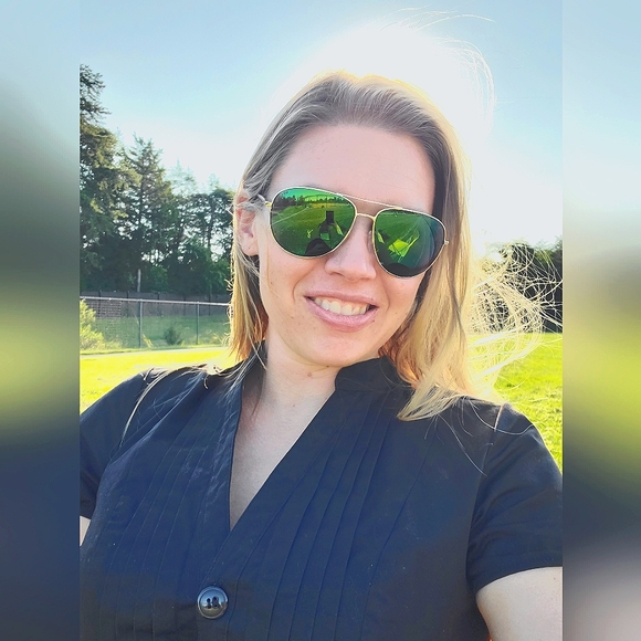 Meet your Posher, Trisha - Picture 1 of 1